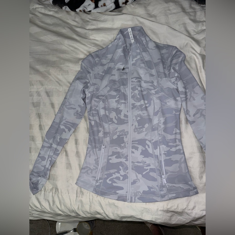 White camo define jacket size 8